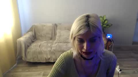 sexybeatriice online show from April 16, 6:35 am