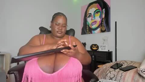 Snapshot of sexyblackhugetits chatting on October 10, 2:16 am sexyblackhugetits online show from October 10, 2:16 am