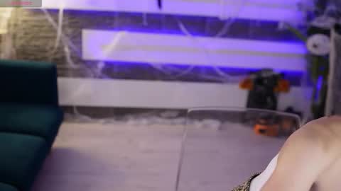 Celline online show from October 31, 5:53 am