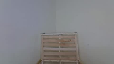 SexyHollyMontana1111 online show from April 11, 7:45 am