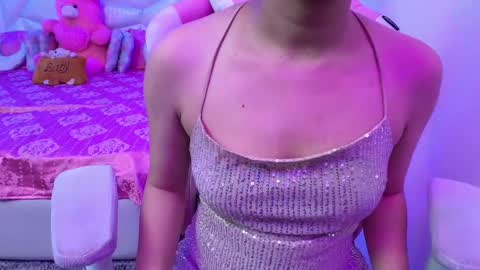 Snapshot of sexyislive chatting on March 1, 6:43 pm sexyislive online show from March 1, 6:43 pm