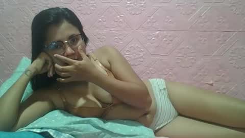sexyjessa20 online show from February 1, 2:43 am