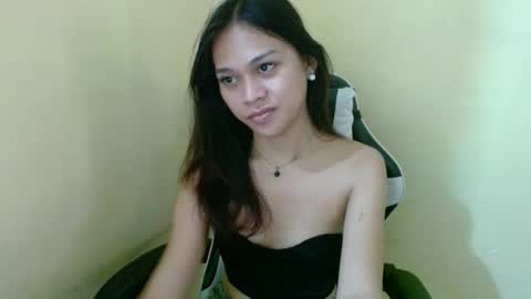 Snapshot of sexykarina_ chatting on October 21, 2:37 am Karina3 online show from October 21, 2:37 am
