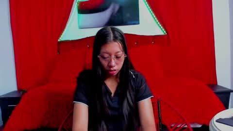 Snapshot of sexylaurita4u chatting on January 23, 12:09 pm laura online show from January 23, 12:09 pm