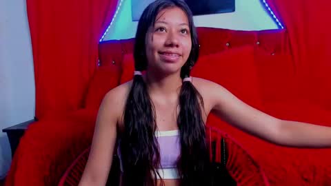 Snapshot of sexylaurita4u chatting on January 18, 11:21 am laura online show from January 18, 11:21 am