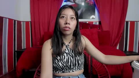 Snapshot of sexylaurita4u chatting on February 27, 11:31 am laura online show from February 27, 11:31 am