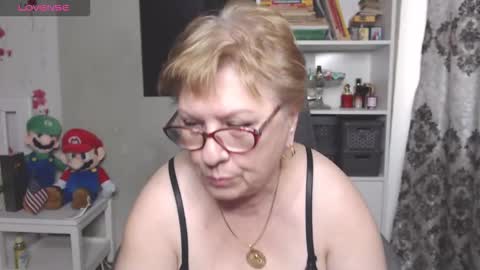 sexylynette4u online show from December 18, 10:53 am