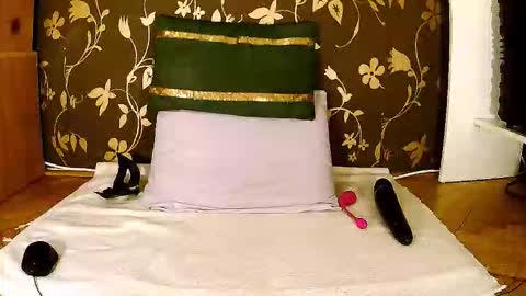 Squirty Maya Gold online show from November 5, 5:29 pm