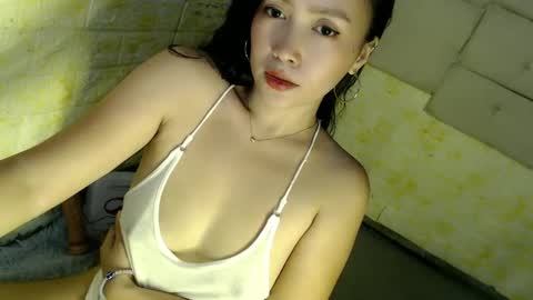 Snapshot of sexypinaymiya chatting on December 16, 5:38 am Miyah online show from December 16, 5:38 am