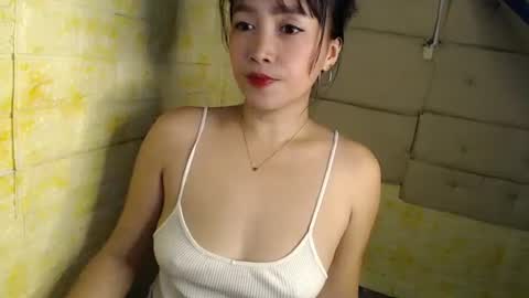 Snapshot of sexypinaymiya chatting on February 23, 7:49 am Miyah online show from February 23, 7:49 am
