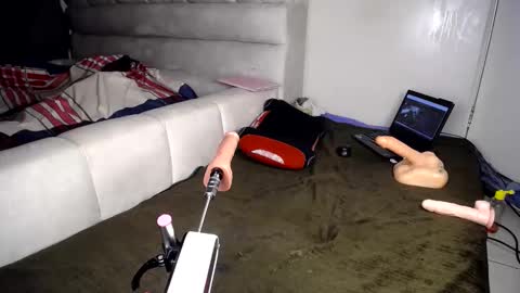 Snapshot of sexypum3 chatting on February 10, 10:51 pm naughty slut online show from February 10, 10:51 pm