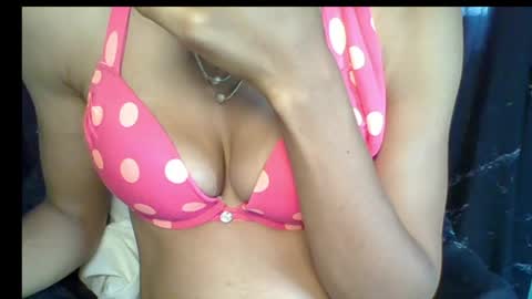 sexypussy000 online show from April 11, 7:45 am