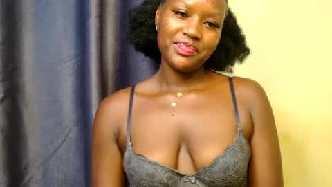 sexyroznnah online show from June 21, 1:59 pm