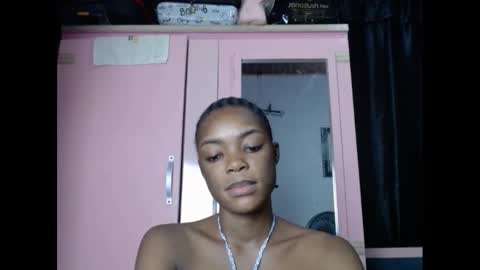 Snapshot of sexyxbunnyxx chatting on January 16, 8:25 pm Blue online show from January 16, 8:25 pm