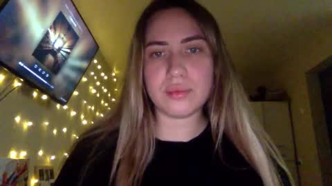 shadowx_dahlia online show from October 29, 5:15 pm