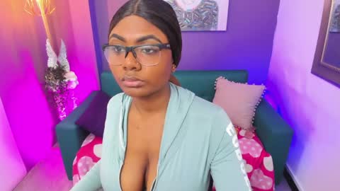 shalom_brown online show from May 12, 7:31 pm