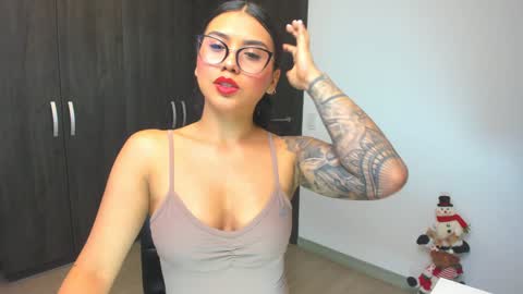 Snapshot of shanabellucy chatting on December 23, 11:39 pm onlyfans shanabellucy online show from December 23, 11:39 pm