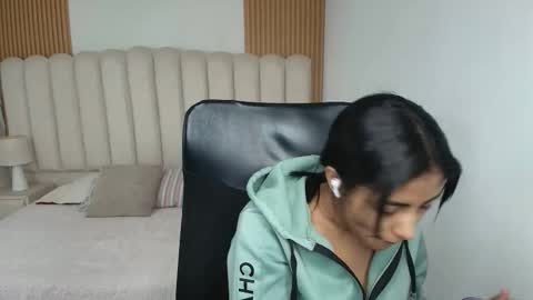 shanelle online show from March 24, 3:23 am