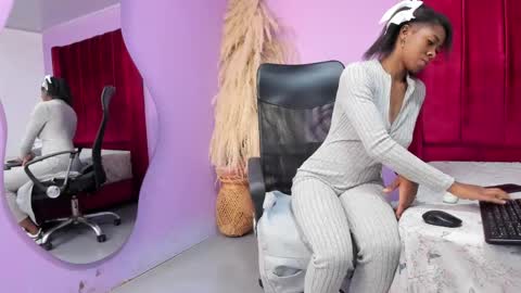 shanelle7 online show from April 13, 4:41 pm