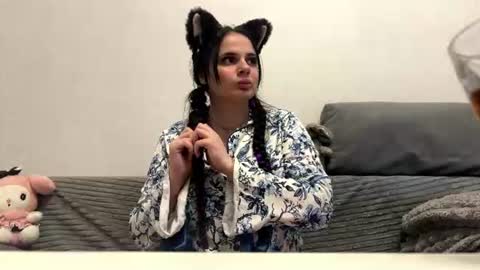 Helen online show from June 24, 7:29 am