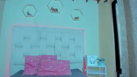 Shana online show from March 6, 4:35 pm