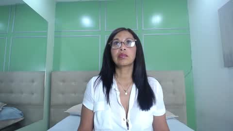  Shanon  online show from January 24, 7:18 pm