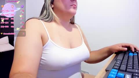 S H A N T A L  S M I T H online show from March 8, 1:48 am