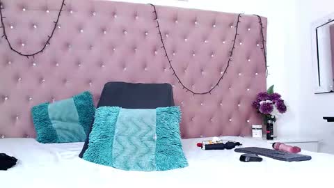 shantallfoxxie online show from March 21, 8:19 am