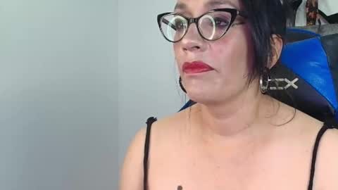 shantey online show from March 30, 6:18 pm