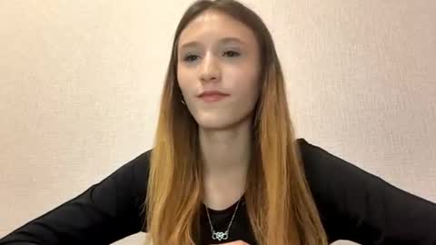 Kira online show from April 16, 7:02 pm