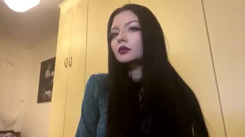 Angie online show from October 20, 5:27 pm