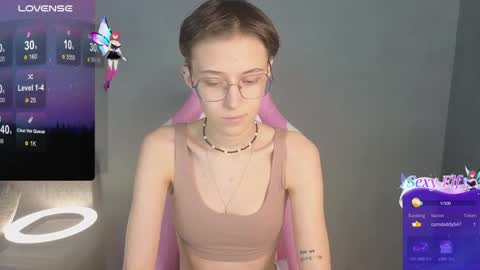 Snapshot of sharli_rose chatting on December 15, 4:04 pm Sharli online show from December 15, 4:04 pm