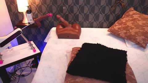 Sharom  online show from October 27, 4:02 pm