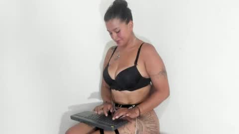 sharoncute17 online show from June 3, 8:58 pm