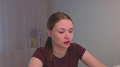 Snapshot of sharrimalagisi chatting on October 18, 4:26 am Miroslava online show from October 18, 4:26 am
