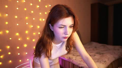 Snapshot of shawty_girl_ chatting on February 4, 3:15 pm Sonya online show from February 4, 3:15 pm