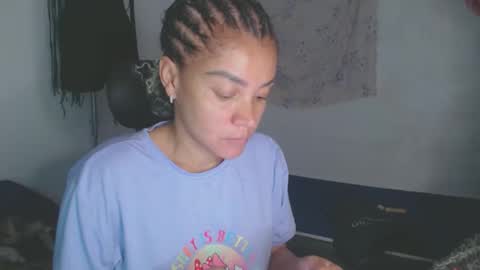 Shayna online show from April 8, 11:29 pm