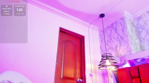 sheilly_brown online show from November 6, 8:15 pm