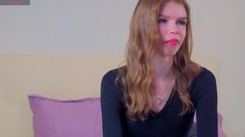 Snapshot of shelleyborom chatting on October 26, 6:20 am Sofia online show from October 26, 6:20 am