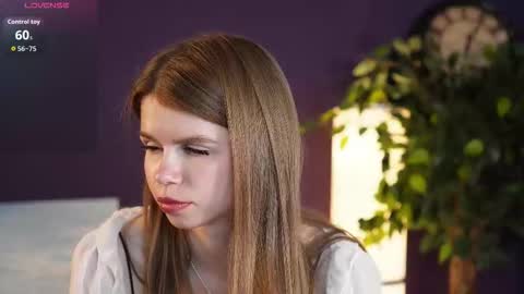 Snapshot of shelleyborom chatting on October 17, 7:44 am Sofia online show from October 17, 7:44 am