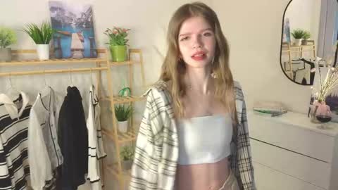 Snapshot of shelleyborom chatting on March 5, 3:51 am Sofia online show from March 5, 3:51 am