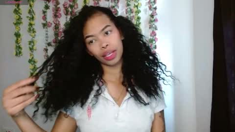 Shenna online show from December 14, 3:07 pm