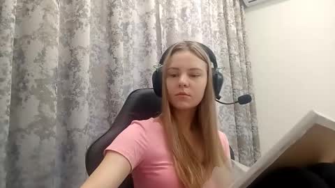 Lisa online show from December 3, 6:27 am