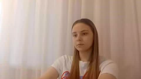 Lisa online show from April 12, 9:45 am