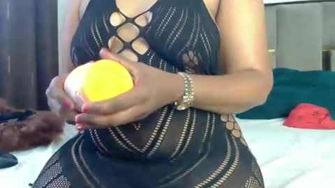 Snapshot of sherrysaa chatting on February 14, 9:56 am Sherry l online show from February 14, 9:56 am