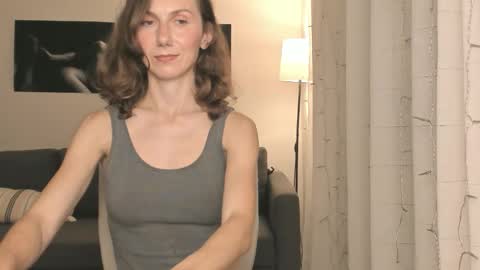 shesleepsnaked online show from November 21, 7:38 pm