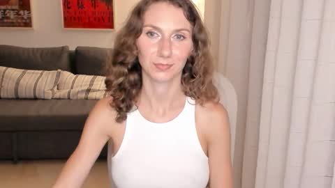 shesleepsnaked online show from September 13, 7:33 pm