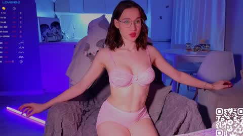 Sheyli online show from December 2, 2:50 pm