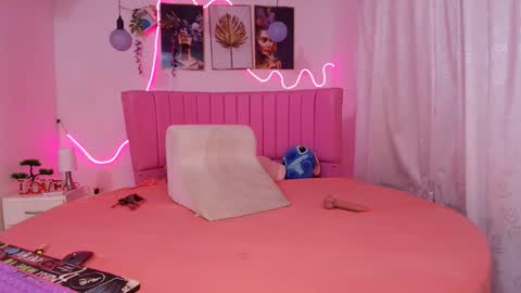 sheyla_vegas online show from December 3, 1:41 am