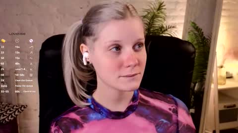 help me reach my first 25 thumbs up online show from November 20, 10:11 pm